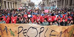 La Milano antirazzista scende in piazza: "Siamo 200mila per un'Italia diversa..."