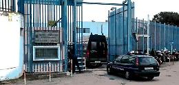 Cassino, il carcere cade a pezzi, trasferiti i cento detenuti