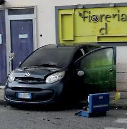 Preso l&rsquo;uomo che ha dato fuoco alla moglie. Salvini: marcisca in galera