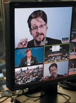 L&rsquo;allarme di Snowden: &laquo;Cara Italia, la Cia ti spia&raquo;