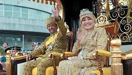 Lapidazioni e frustate per i gay e gli adulteri