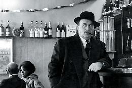 I novant&rsquo;anni del commissario Maigret, amatissimo poliziotto antigiustizialista