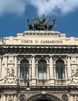 Cancellata dalla Cassazione l&rsquo;assoluzione del medico che &ldquo;stimolava&rdquo; le pazienti