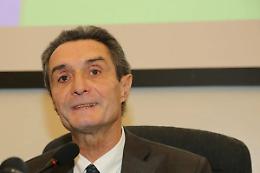 Indagato anche Fontana, Salvini furioso: &laquo;Attacchi vergognosi&raquo;