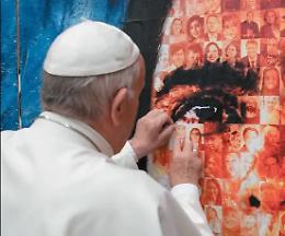 Il Papa: &laquo;La paura rende intolleranti e razzisti&raquo;