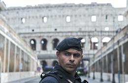 I reati si dimezzano ma fomentare la paura fa crescere l&rsquo;audience