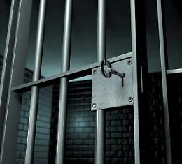 A processo a 20 anni dall&rsquo;omicidio si dichiara innocente e si suicida