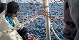 La Sea Watch alla deriva, ora &egrave; lite Viminale- vescovi