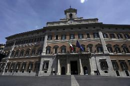 Cari maschi giusto che il sesso forte si metta una giacca