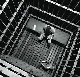 Servizi psichiatrici: manca il personale e si rischia l&rsquo;utilizzo della contenzione