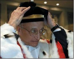 Borrelli ha processato il &ldquo;sistema&rdquo; e alimentato l&rsquo;avversione verso la politica