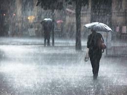 Maltempo, muore una ragazza a Fiumicino travolta da una tromba d'aria. Una vittima anche ad Arezzo.