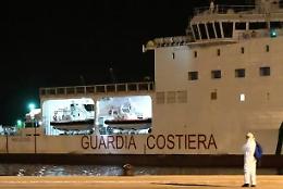 Sbarcano i migranti della Gregoretti, accolti da 5 paesi Ue