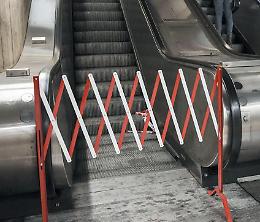 Metro Roma, scale mobili sabotate: 11 indagati