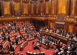 Celebrano la vittoria contro le poltrone per sostituirle con una &eacute;lite pi&ugrave; ristretta