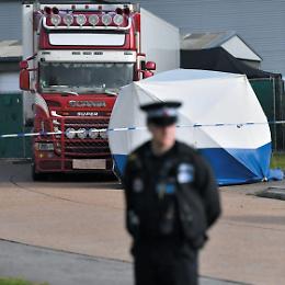 Inghilterra, 39 corpi trovati in un camion. Sono tutti migranti