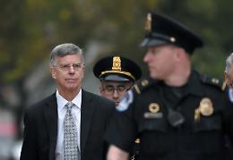 Trump bombarda gli oppositori interni &laquo;Voi feccia umana&raquo;