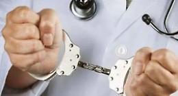 Le manette, demagogia dell&rsquo;evasore