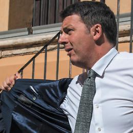 Il gioco doppio di Renzi: sbloccare l&rsquo;Ilva ma levare lo scudo a Conte