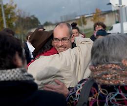 Torna in libert&agrave; l'ex no global Vincenzo Vecchi, niente estradizione verso l&rsquo;Italia