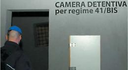 Parma, &laquo;Quei tre cellulari al 41bis sono una falla nelle condizioni di lavoro&raquo;