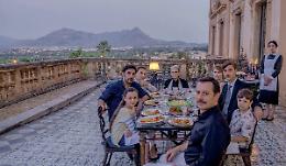 Ozpetek torna alle origini e con La Dea fortuna racconta l&rsquo;amore corale