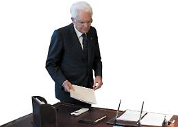 Quirinale, Mattarella fa gli auguri e bacchetta: serve rispetto e una svolta per dare lavoro