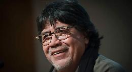 Lo scrittore Luis Sepulveda positivo al coronavirus, ricoverato in Spagna