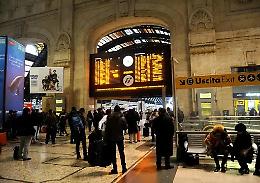 Coronavirus: fuga dalla Lombardia, centinaia in stazione a Milano