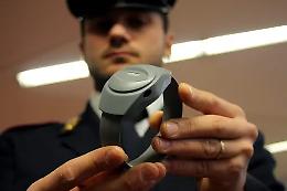 Il giallo dei braccialetti elettronici: appena 2600 fino a met&agrave; maggio.