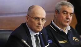 La ricetta di Ricciardi (Oms): "Tamponi solo ai sintomatici e tracciamento elettronico"