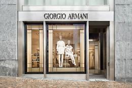 Armani converte gli stabilimenti italiani: produrranno camici monouso