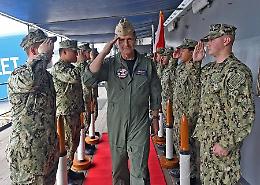 La Marina america rimuove il capitano che voleva salvare i suoi uomini