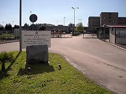 &laquo;Ci hanno picchiati, spogliati e obbligati a fare flessioni&raquo;