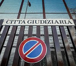 Corruzione e sinistri fittizi, indagati giudici di pace e avvocati tra Caserta e Roma