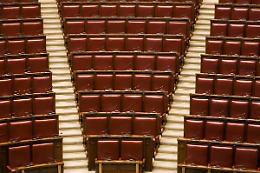 Ma il problema &egrave; che il Parlamento non controlla ed &egrave; succube del governo