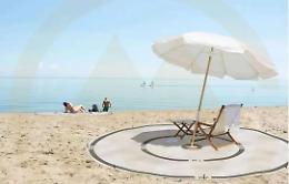 Quest&rsquo;estate sulla spiaggia con pinne, fucile, mascherina e amuchina