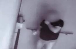 Al lavoro in mutande non &egrave; reato: riabilitato il vigile di Sanremo