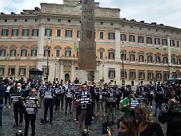 L'urlo dei giovani avvocati: &laquo;Vogliamo tornare in tribunale&raquo;