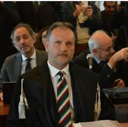 &laquo;Parla o ti faccio arrestare&raquo;: indagato ex pm di Trani