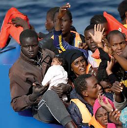 La guardia costiera spara ai migranti: tre morti e 5 feriti