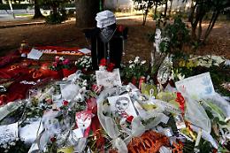 In migliaia per l'ultimo saluto a Willy