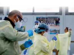 &laquo;Questo virus non &egrave; naturale...&raquo;. La versione del virologo Pal&ugrave;