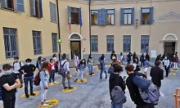 Gli studenti a Conte: "Pensi ai trasporti invece di raccontarci come quelli della movida"