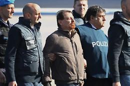 &laquo;Dignit&agrave; per tutti i detenuti&raquo;: sit-in per Cesare Battisti davanti al carcere di Rossano