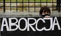 Polonia, la Corte Costituzionale nega il diritto all'aborto in caso di malformazione del feto