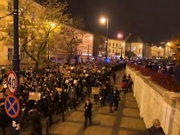 Polonia, terzo giorno di proteste contro il divieto di aborto