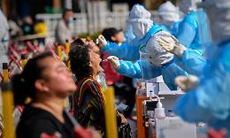 Lezione cinese: "2,8 milioni di tamponi in 24 ore"