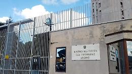 Coronavirus, focolaio nel carcere di Livorno. Sono 16 i detenuti con il covid 19 dov&rsquo;&egrave; morto l&rsquo;ergastolano.