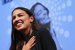 Elezioni Usa, la star dem Alexandria Ocasio-Cortez trionfa al Congresso